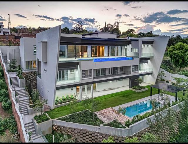 4 BEDROOM HOUSE FOR SALE IN WATERKLOOF RIDGE